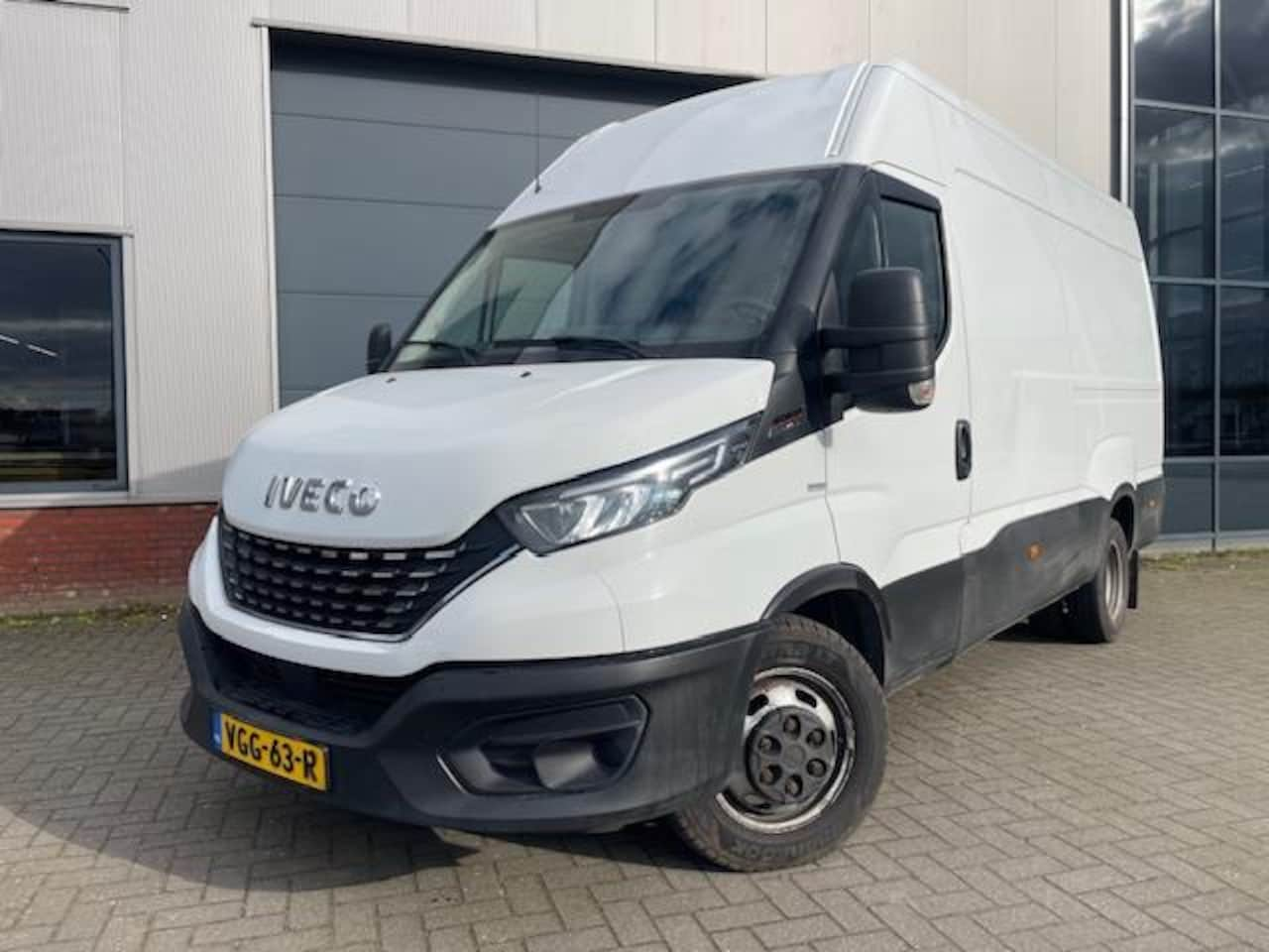 Iveco Daily - 35C18V 3.0 352 H3 L Eerste eigenaar Dubbel lucht! 138.000KM - AutoWereld.nl