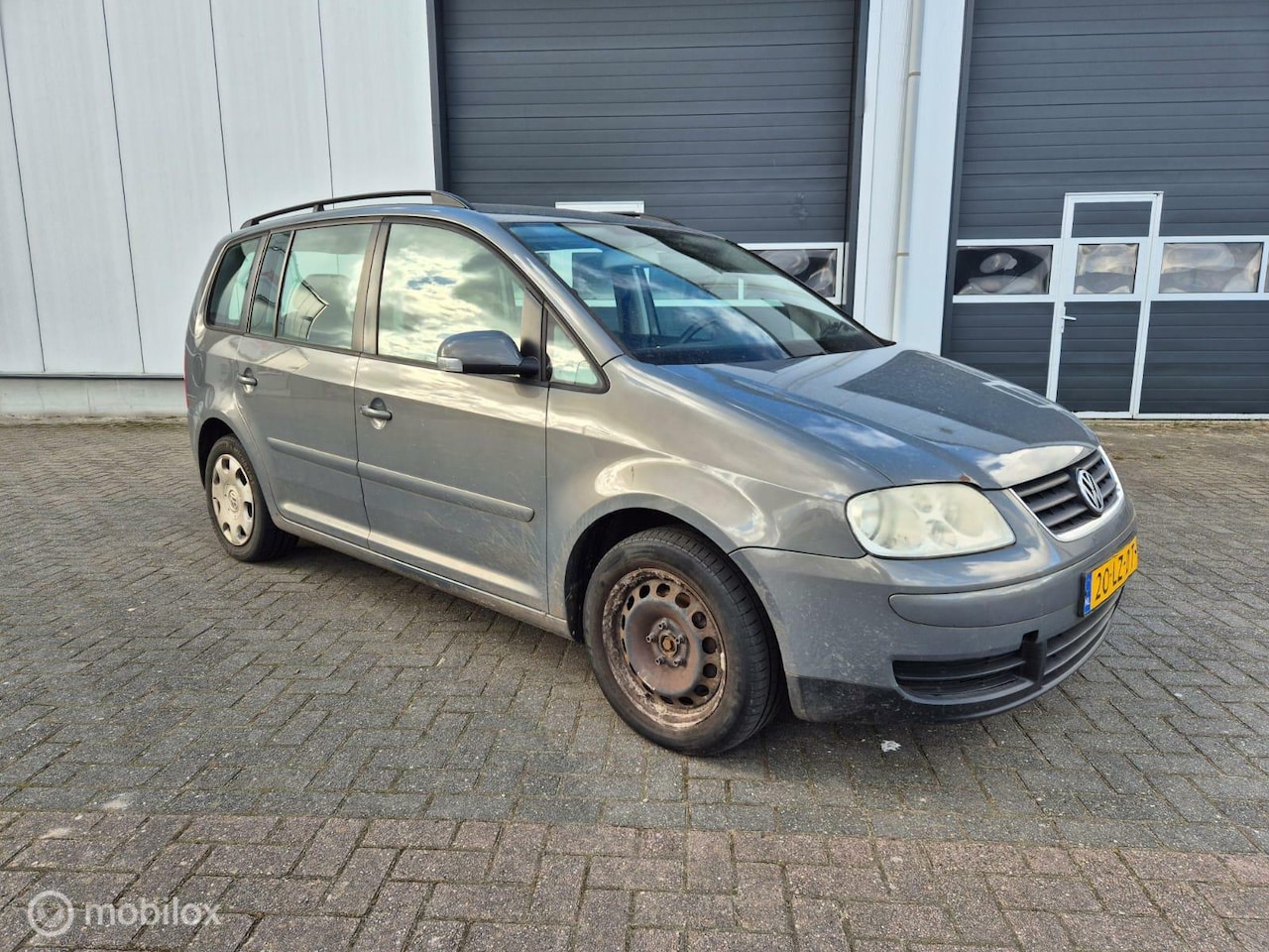 Volkswagen Touran - 1.6-16V FSI Trendline | Koopje | Export - AutoWereld.nl