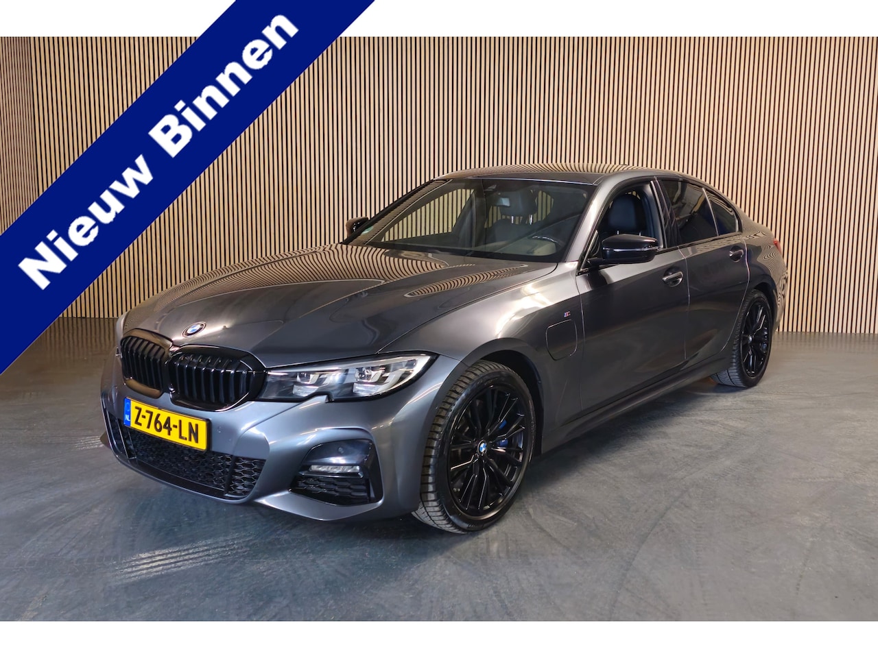 BMW 3-serie - 330e High Executive M-sport - Apple carplay/Android Auto - Stoelverwarming - AutoWereld.nl