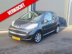 Peugeot 107 - 1.0-12V Millesim 200