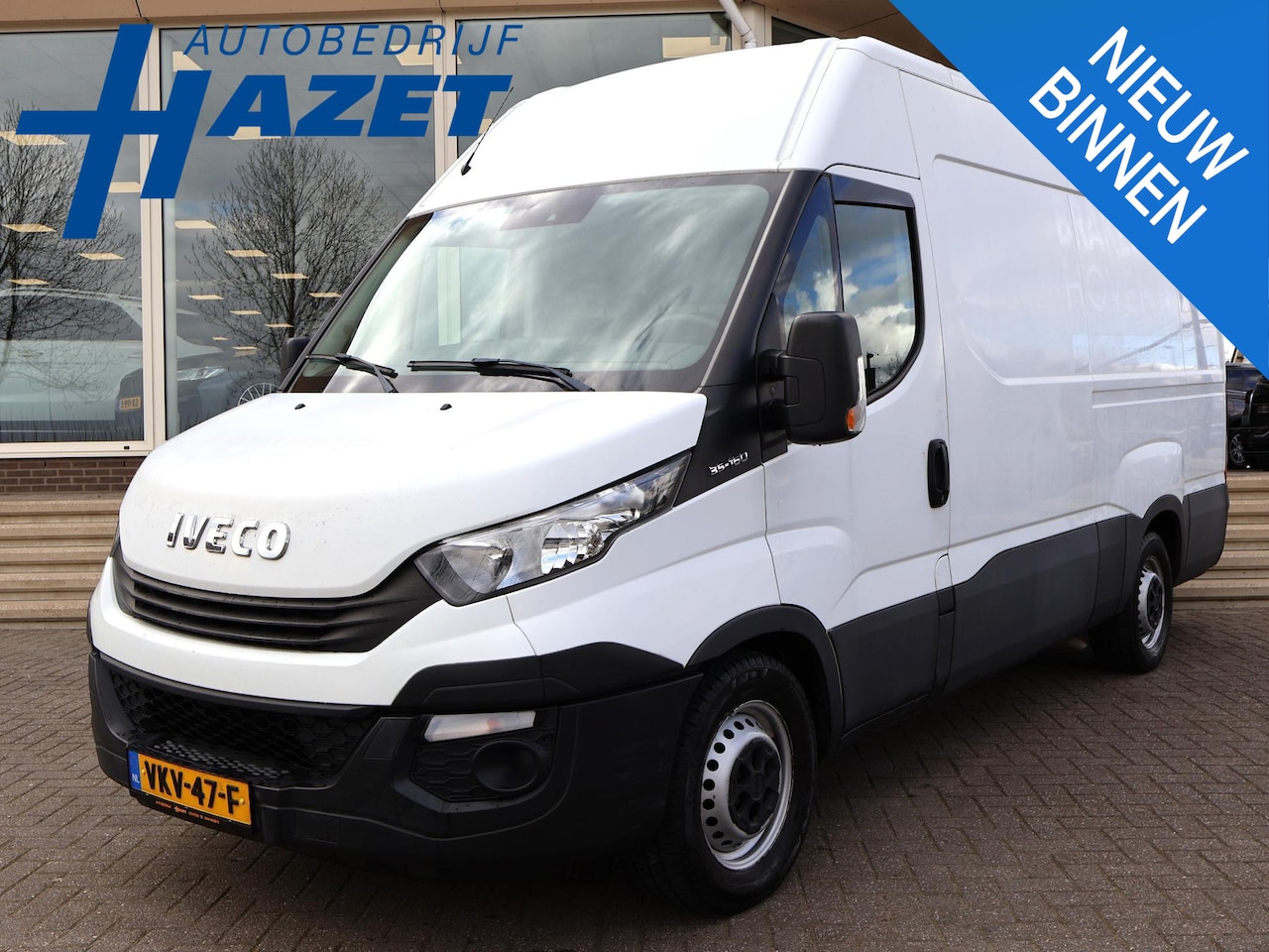 Iveco Daily - 35S16V 2.3D 156 PK L2H2 + 3500 KG TREKHAAK | CLIMATE CONTROL - AutoWereld.nl