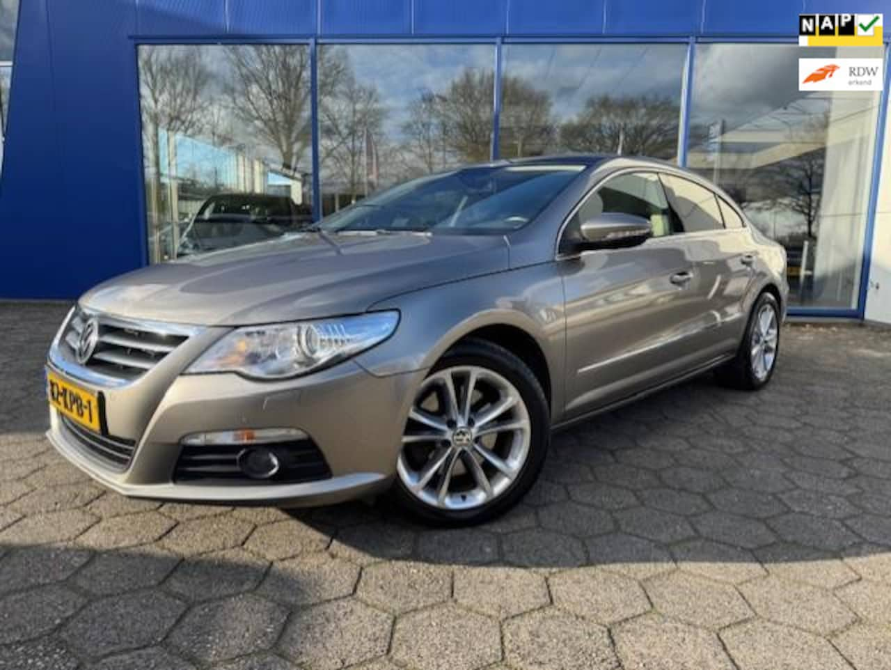 Volkswagen Passat CC - 1.8 TSI 4p. DSG - Pano.dak - Leder - LMV - AutoWereld.nl