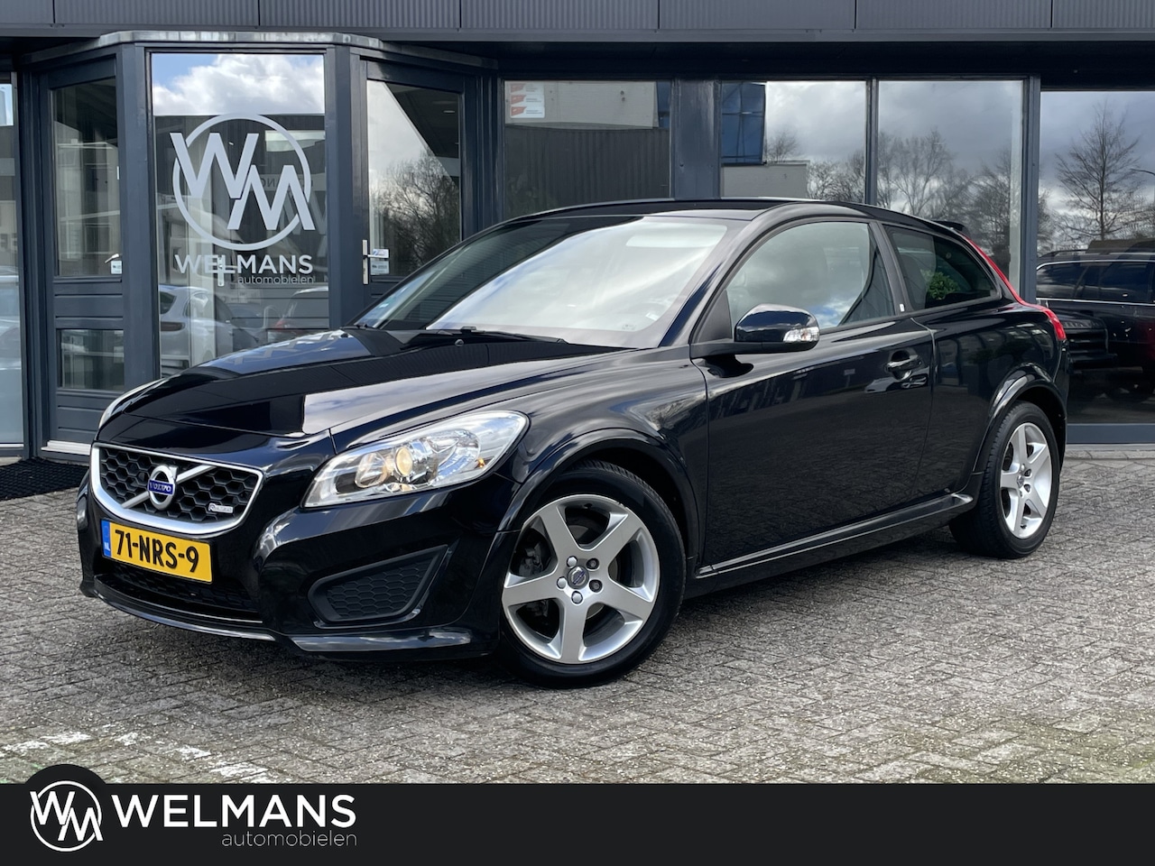 Volvo C30 - 2.0 145 pk R-Design | Leder | 17 inch | Parkeersensoren achter - AutoWereld.nl