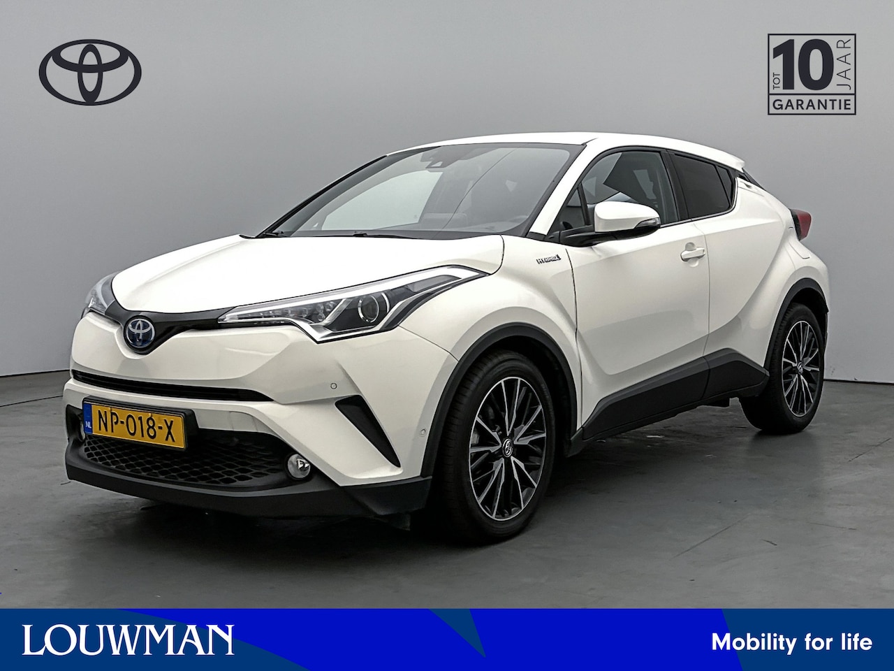 Toyota C-HR - 1.8 Hybrid Executive | Camera | Navigatie | Parkeersensoren | Stoelverwarming | LM velgen - AutoWereld.nl