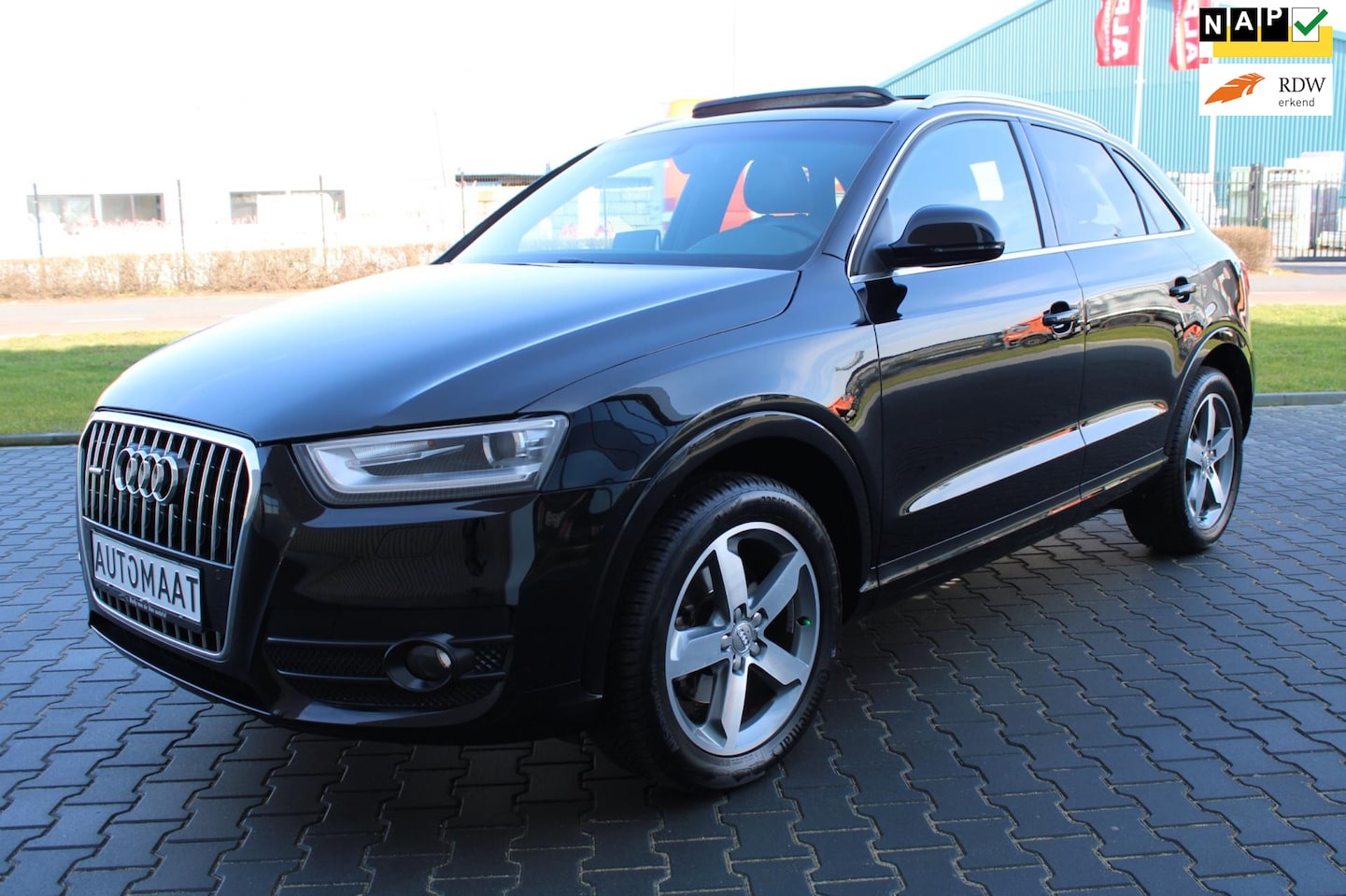 Audi Q3 - 2.0 TURBO QUATTRO S-LINE ZWART SCHUIFDAK TREKHAAK - AutoWereld.nl