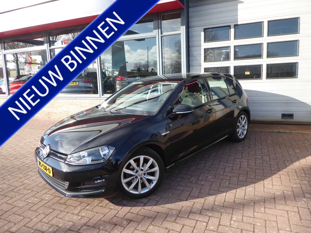 Volkswagen Golf - TSI 116PK ComfortL Aut. NAVI, CLIMA,TREKH, CRUISE, PDC V+A. - AutoWereld.nl