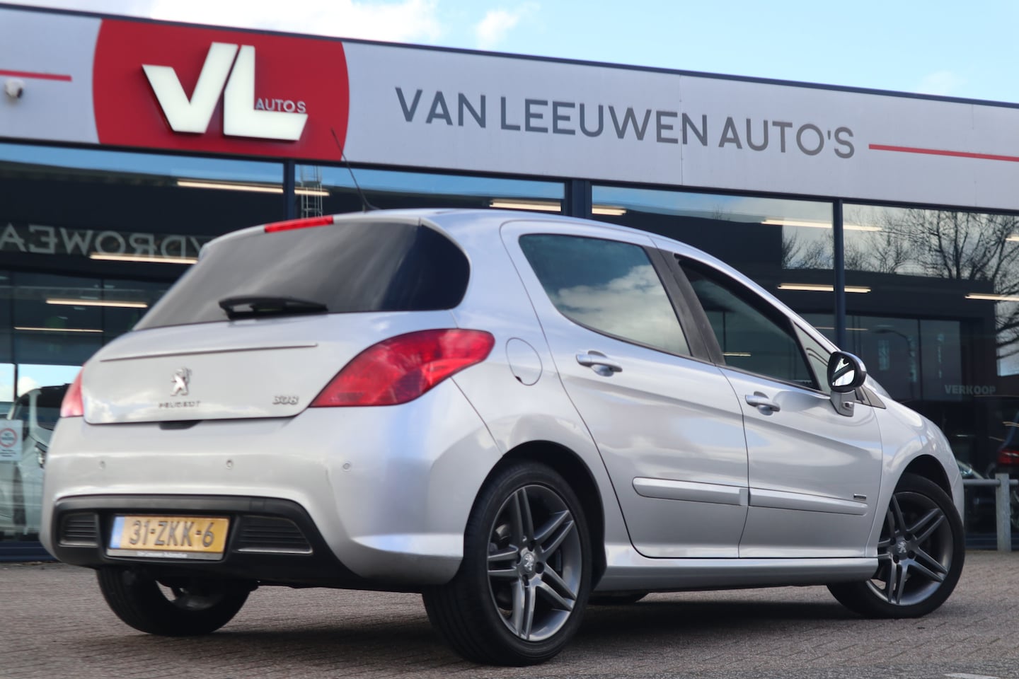 Peugeot 308 - 1.6 THP Sportium | Nieuw Binnen! | Navi | Cruise | Trekhaak - AutoWereld.nl