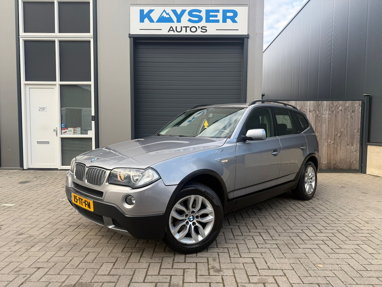 BMW X3 - 2.5si AUT 4x4 Stoelvw. Airco Cruise Trekhaak - AutoWereld.nl