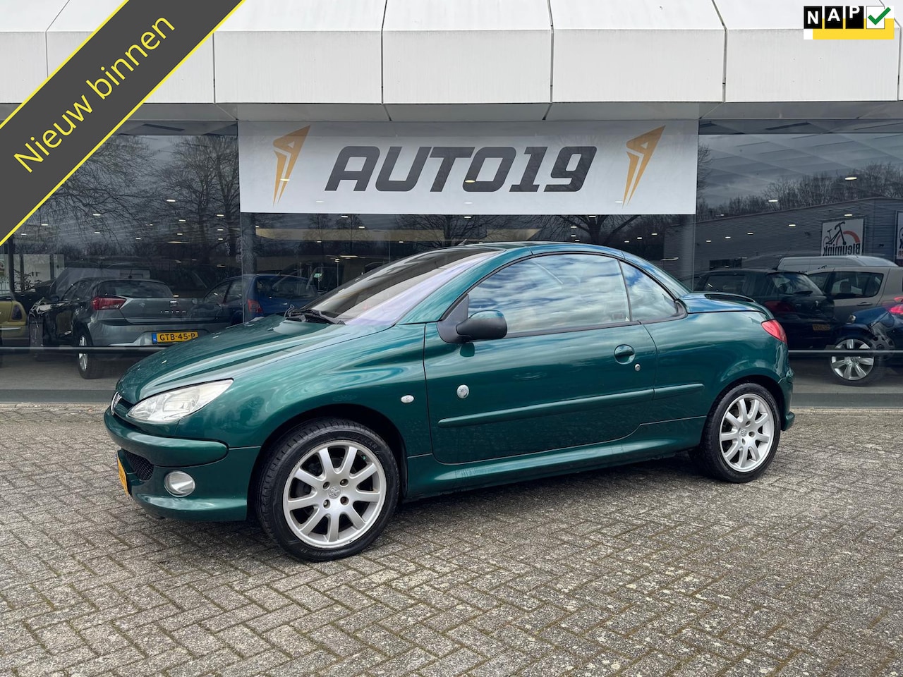 Peugeot 206 CC - 1.6-16V Roland Garros 1.6-16V Roland Garros - AutoWereld.nl