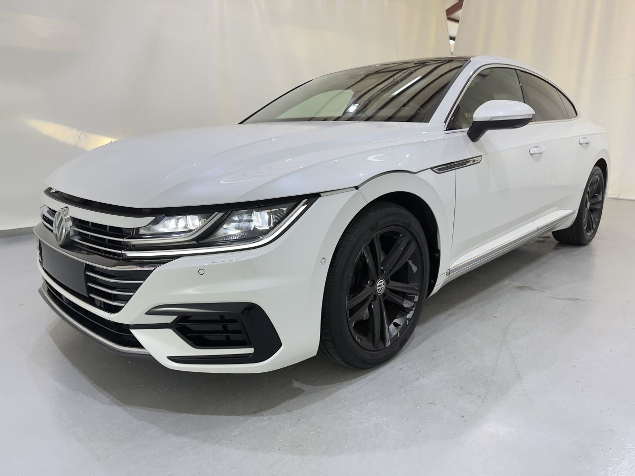 Volkswagen Arteon - 1.5 TSI R Line Business Aut7 - AutoWereld.nl