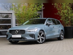 Volvo V60 - 2.0 T6 Plug-in hybrid AWD Plus Dark | Trekhaak | Harman/Kardon | Pilot Assist | Keyless |