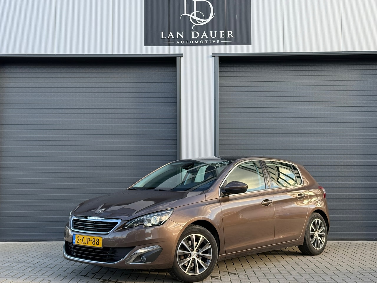 Peugeot 308 - 1.6 THP Première / Pano / Keyless / Xenon / Trek - AutoWereld.nl