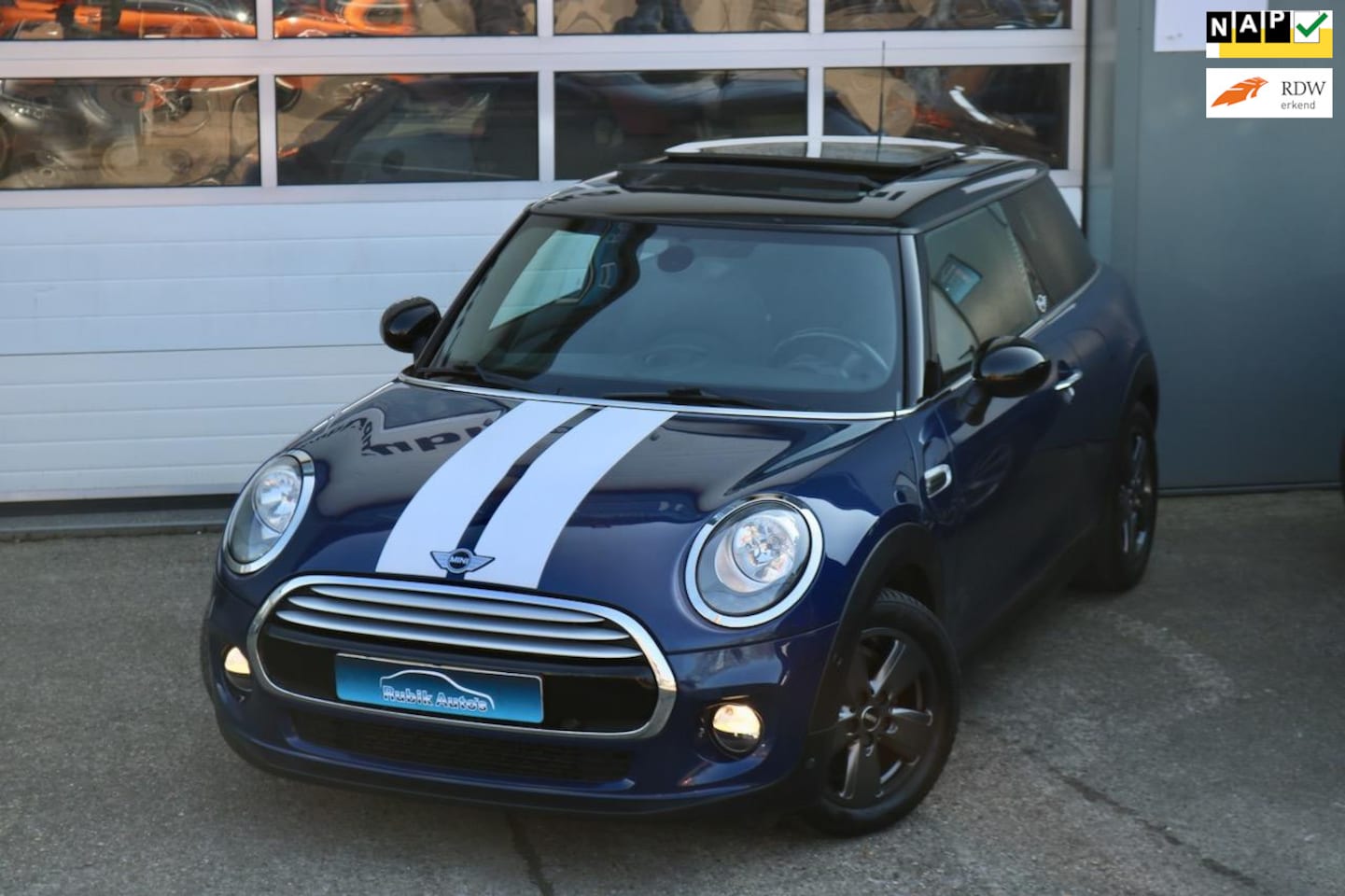 MINI Cooper - Mini 1.5 Chili Serious Business|Panorama|Clima - AutoWereld.nl