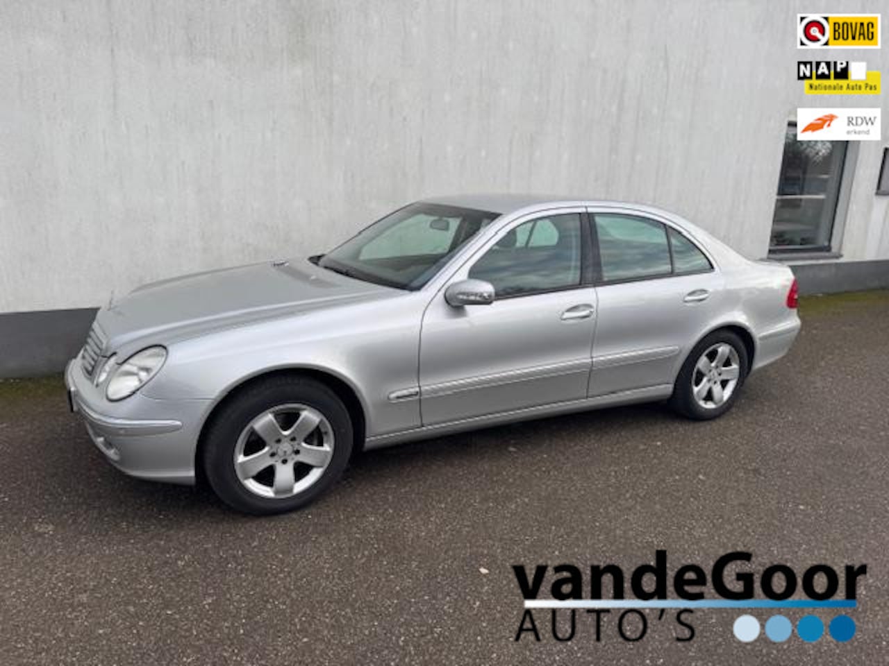 Mercedes-Benz E-klasse - 220 CDI Elegance 220 CDI Elegance, '02, aut., nl-auto, full-options, keurige youngtimer ! - AutoWereld.nl