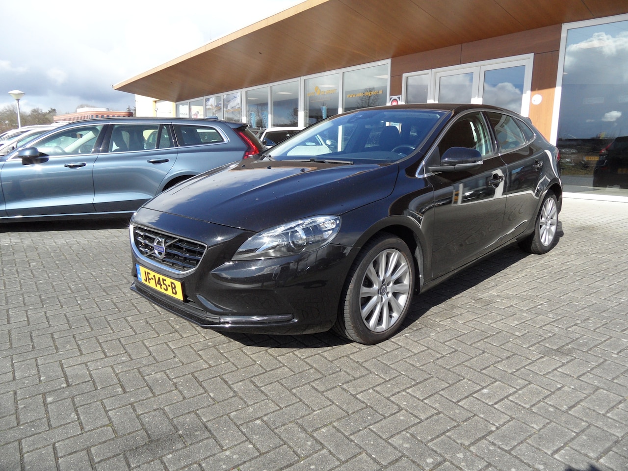 Volvo V40 - 2.0 T3 Nordic 2.0 T3 Nordic+ - AutoWereld.nl