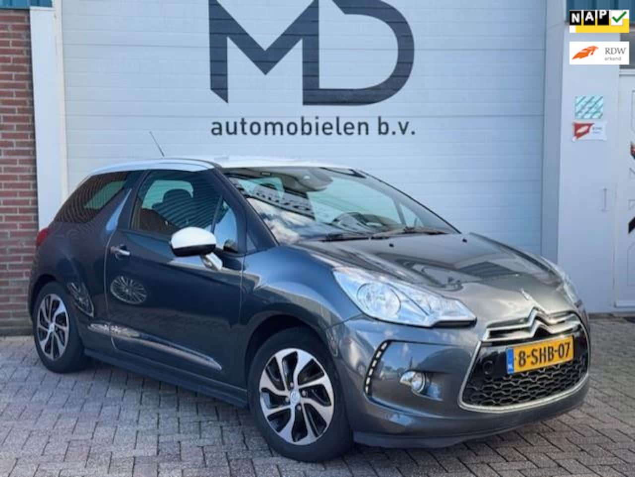 Citroën DS3 - 1.6 e-HDi So Chic - Climate - HiFi - Trekhaak - AutoWereld.nl