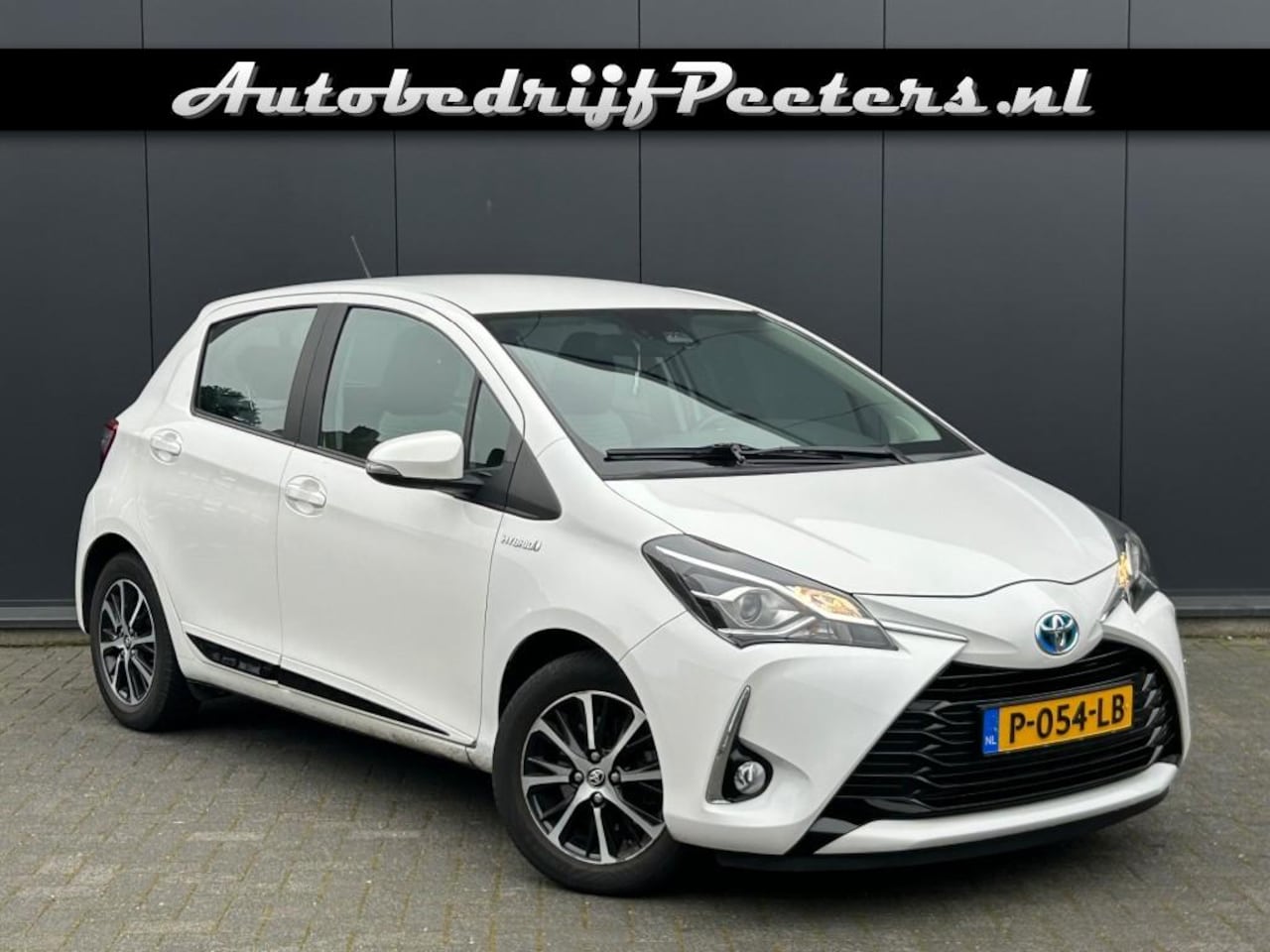 Toyota Yaris - 1.5 Hybrid Automaat Cruise Camera Ecc Isofix - AutoWereld.nl