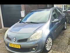 Renault Clio - 1.6-16V Initiale PANO / NWE APK / AIRCO / 5DRS