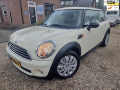 MINI One - 1.4 Anniversary airco 6 bak boekjes nw banden etc