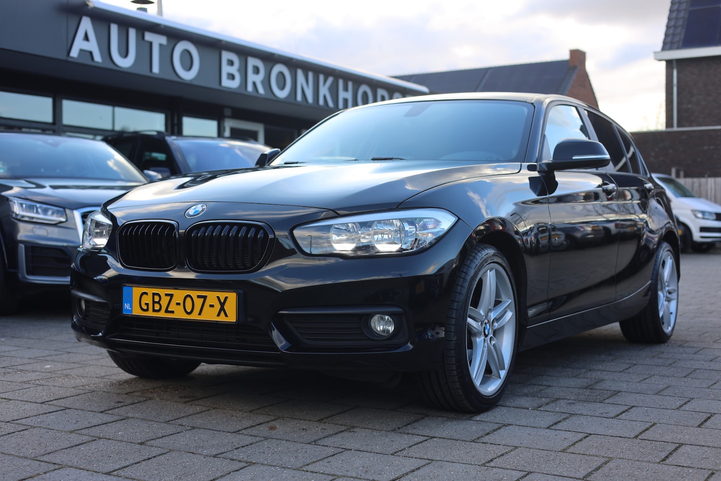 BMW 1-serie - 116i AIRCO | CRUISE | 18 INCH | PDC - AutoWereld.nl