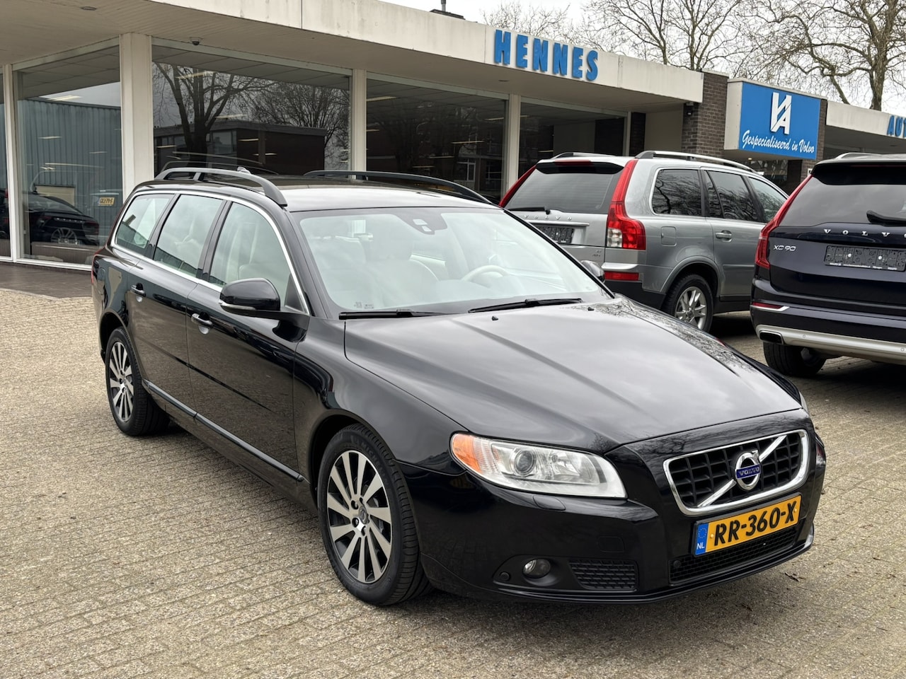 Volvo V70 - 2.0 T5 213pk 5 Cilinder! Xenon - AutoWereld.nl