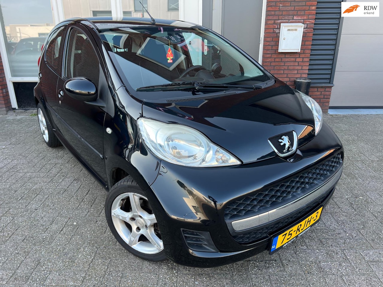 Peugeot 107 - 1.0-12V XS / 5DRS / Airco / NAP / Toerenteller - AutoWereld.nl