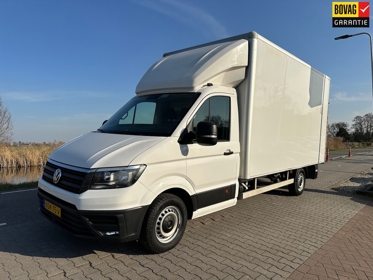 Volkswagen Crafter - 35 2.0 TDI Bakwagen met Laadklep, Zijdeur, Carplay, Cruisecontrol, Navi, Voorruitverwarmin - AutoWereld.nl