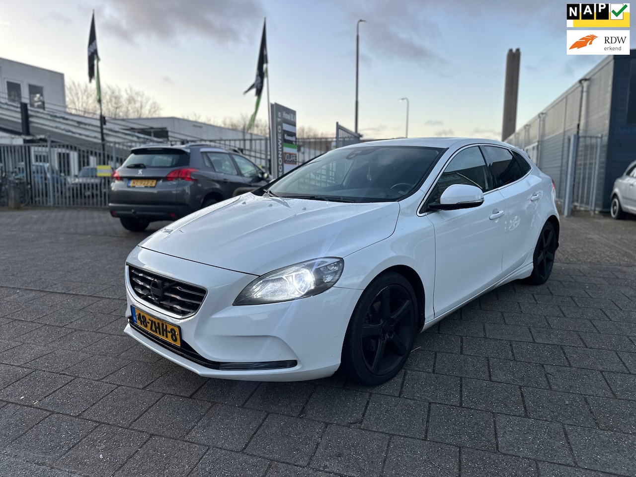 Volvo V40 - 1.6 D2 Momentum 1.6 D2 Momentum - AutoWereld.nl