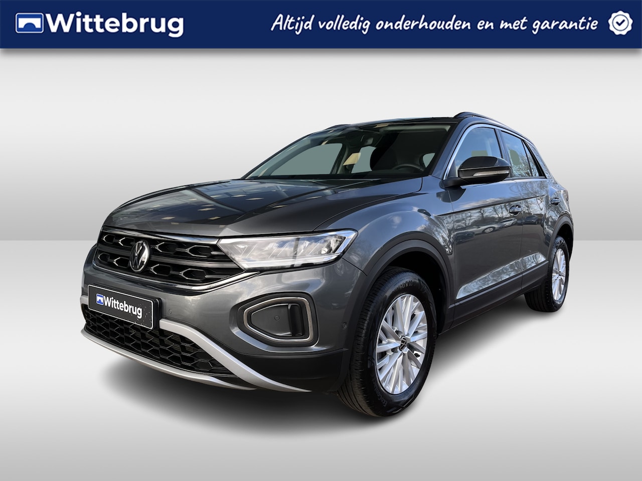 Volkswagen T-Roc - 1.0 TSI 110pk Life / Virtual Cockpit / Stoelverwarming / App-connect / Park Assist - AutoWereld.nl