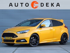 Ford Focus - 2.0 EcoBoost ST-2 *Winter Pack*Navigatie*Parkeersens