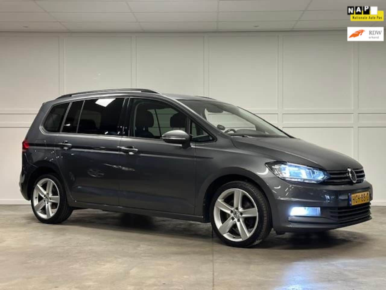 Volkswagen Touran - 1.5 TSI 150PK 2019 Automaat 7 Persoons Cruise - AutoWereld.nl