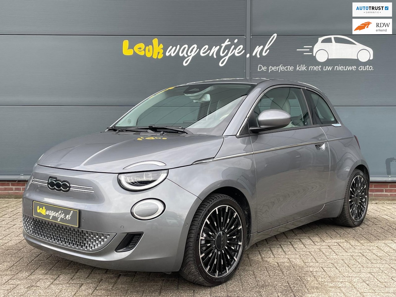 Fiat 500 - La Prima 42 kWh *carplay *climate *cruise *topmodel - AutoWereld.nl