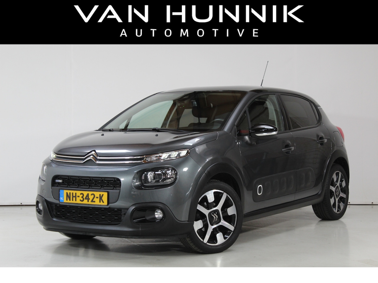 Citroën C3 - 1.2 PureTech Shine | Navi | Camera | Cruise | Trekhaak - AutoWereld.nl