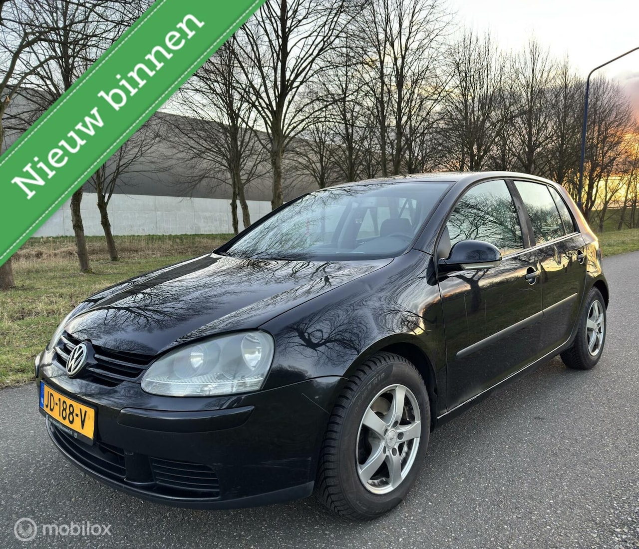 Volkswagen Golf - 1.6 FSI Sportline*NEW APK*BLUETOOTH*NAP*6BAK - AutoWereld.nl