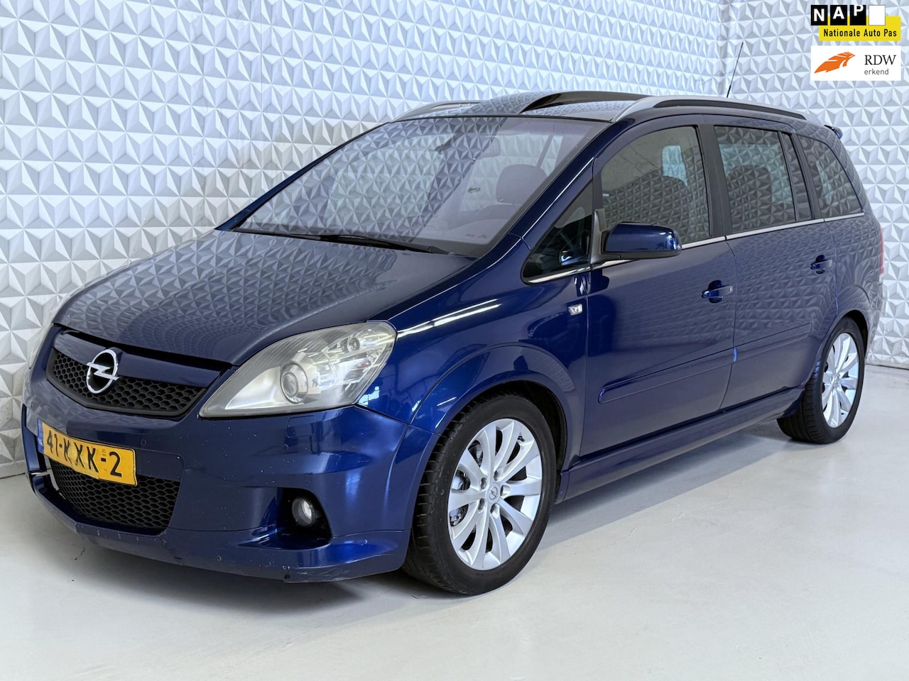 Opel Zafira - 1.8 OPC Line Automaat Navigatie Panoramadak (2006) - AutoWereld.nl