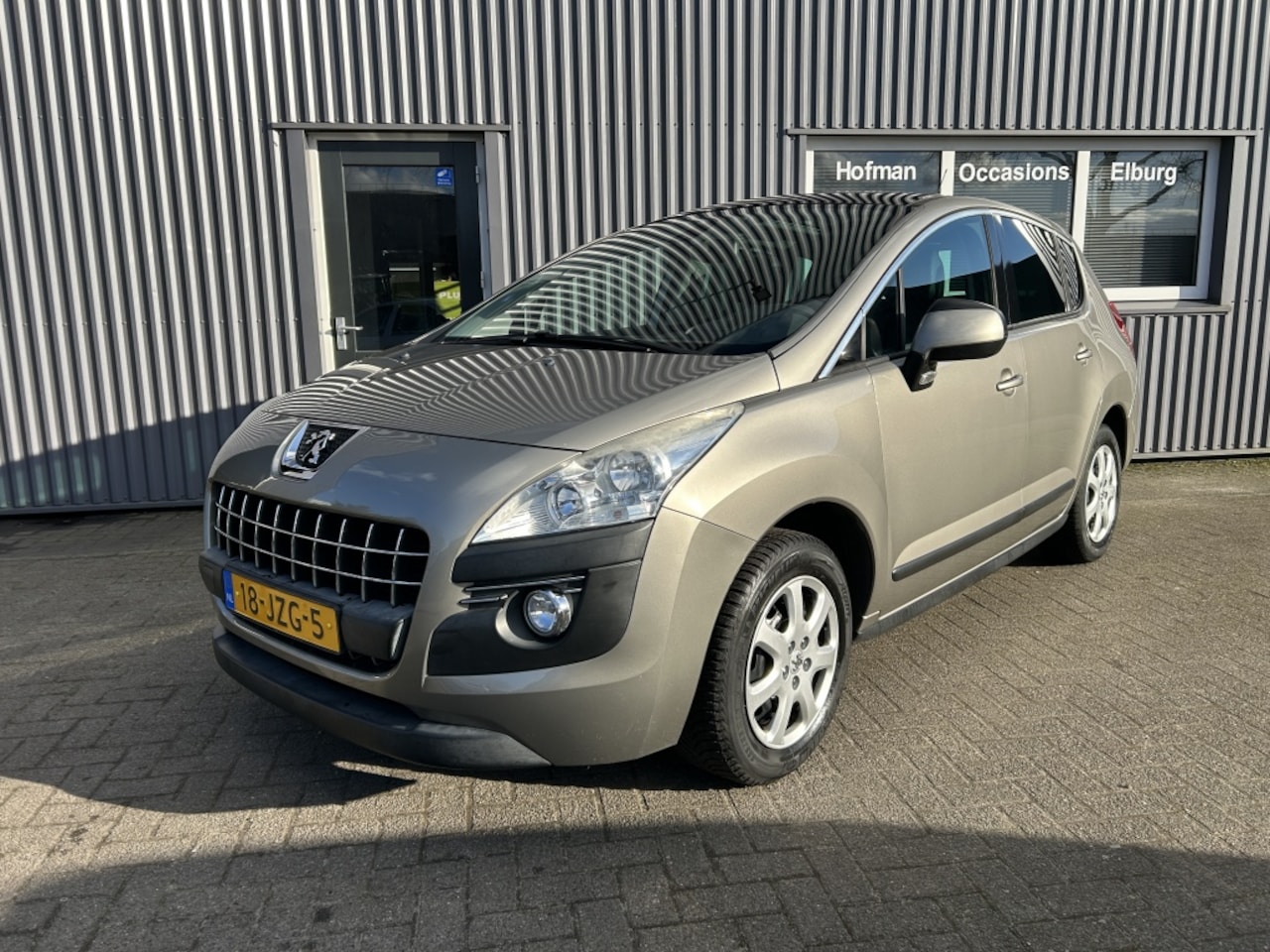 Peugeot 3008 - 1.6 VTi Première Airco Leer Nieuwe APK! - AutoWereld.nl