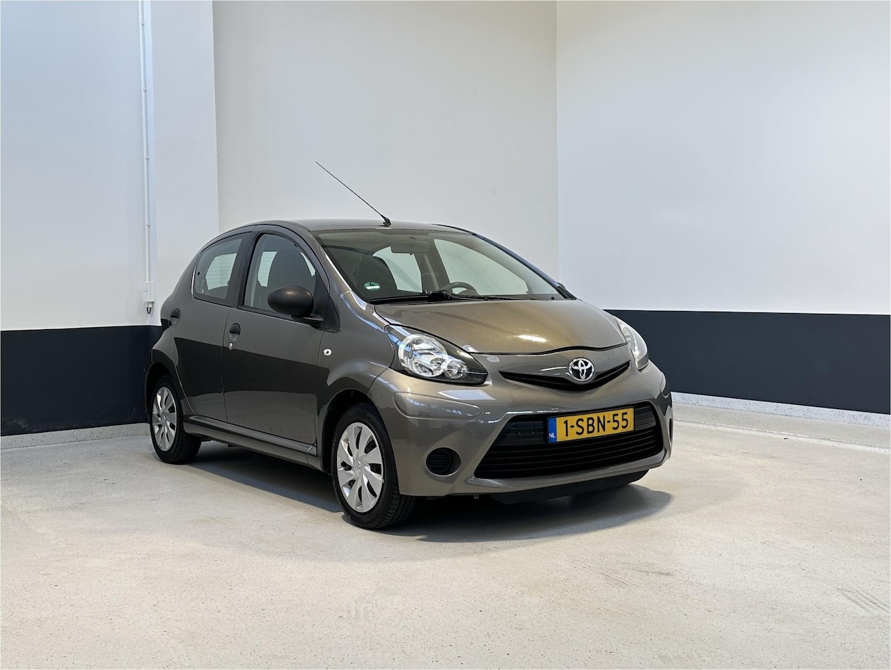 Toyota Aygo - 1.0 VVT-i Now |Airco| C.V | NL |5-drs |NL | - AutoWereld.nl