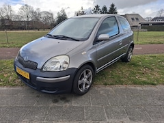 Toyota Yaris - 1.3 VVT-i Idols