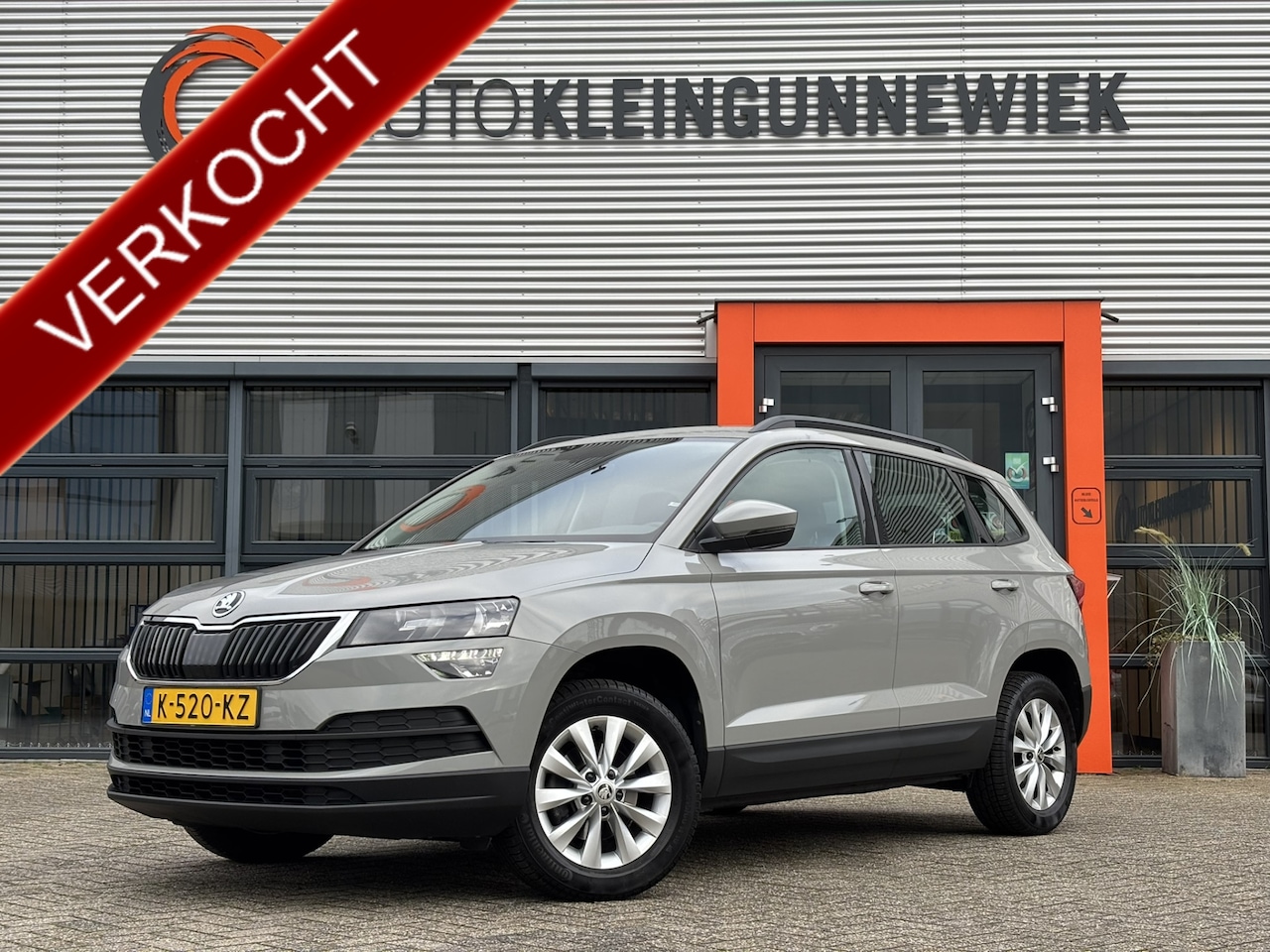 Skoda Karoq - 1.5 TSI ACT Business Edition / NL Auto / Trekhaak / 1.500kg Trekgewicht / - AutoWereld.nl