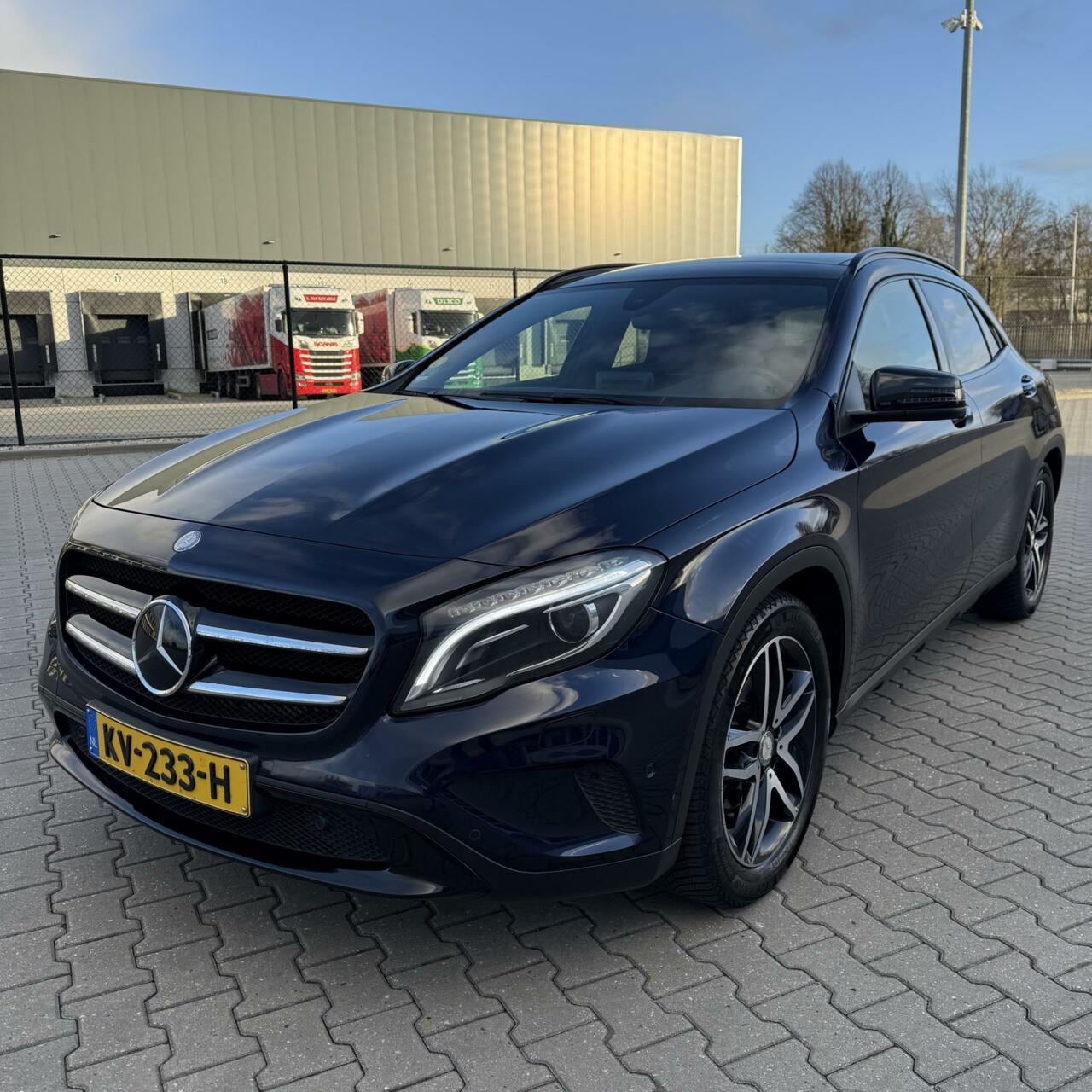 Mercedes-Benz GLA-Klasse - 180d / Panoramadak / DEALER ONDERHOUD ! - AutoWereld.nl