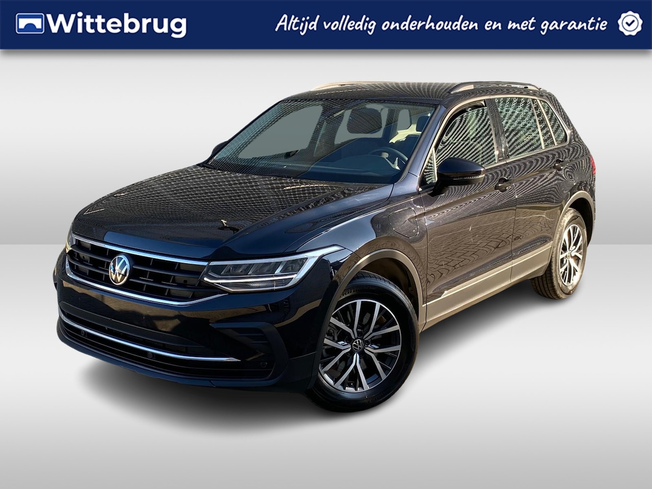 Volkswagen Tiguan - 1.4 TSI 245PK eHybrid Life / Digitale Cockpit / Parkeersensoren V+A / LED - AutoWereld.nl