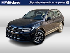 Volkswagen Tiguan - 1.4 TSI 245PK eHybrid Life / Digitale Cockpit / Parkeersensoren V+A / LED