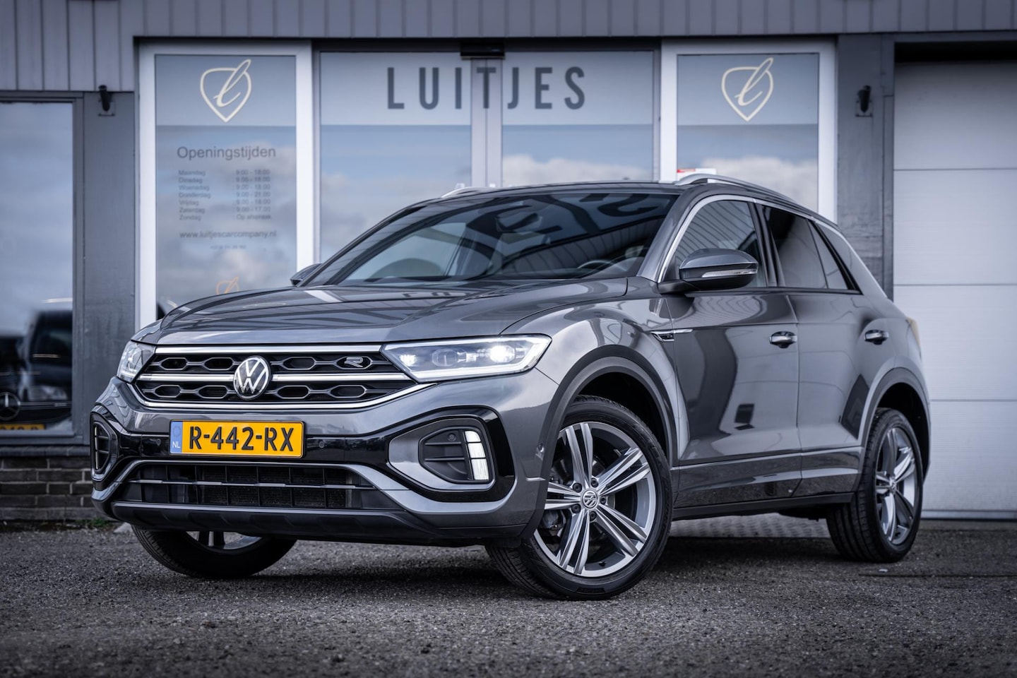 Volkswagen T-Roc - 1.5 TSI R-Line Business+ I 1e-eig. iQ-Light I Virtual-Cockpit I Carplay I Elek-A.klep I Ca - AutoWereld.nl