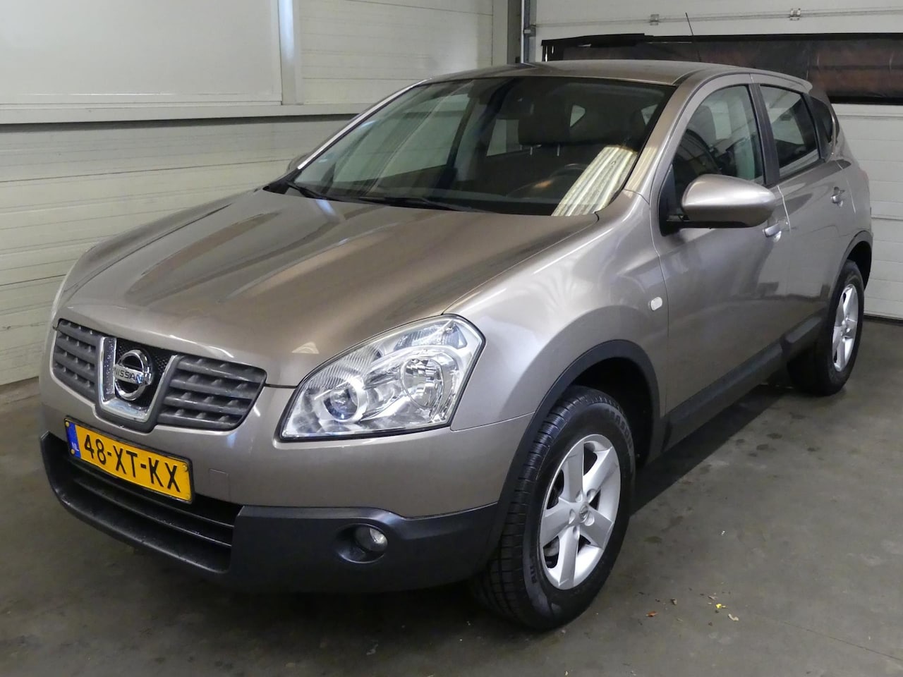 Nissan Qashqai - 1.6 Acenta - Airco - Cruise Control - Trekhaak - AutoWereld.nl