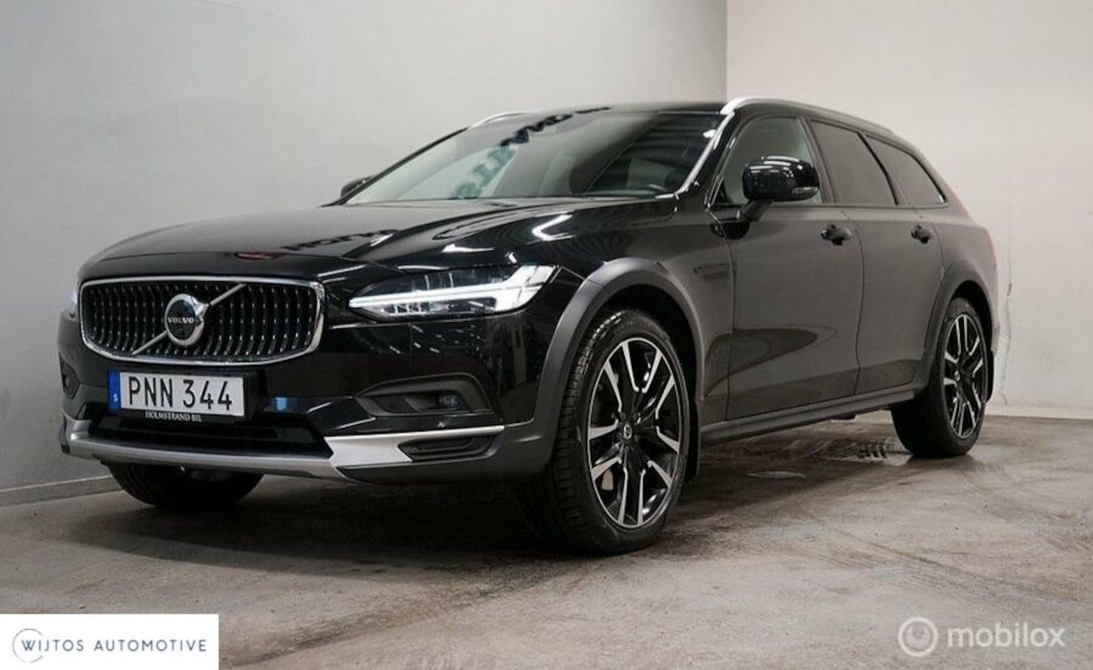 Volvo V90 Cross Country - 2.0 B4 AWD Pro, HK, leer, pano, trek - AutoWereld.nl