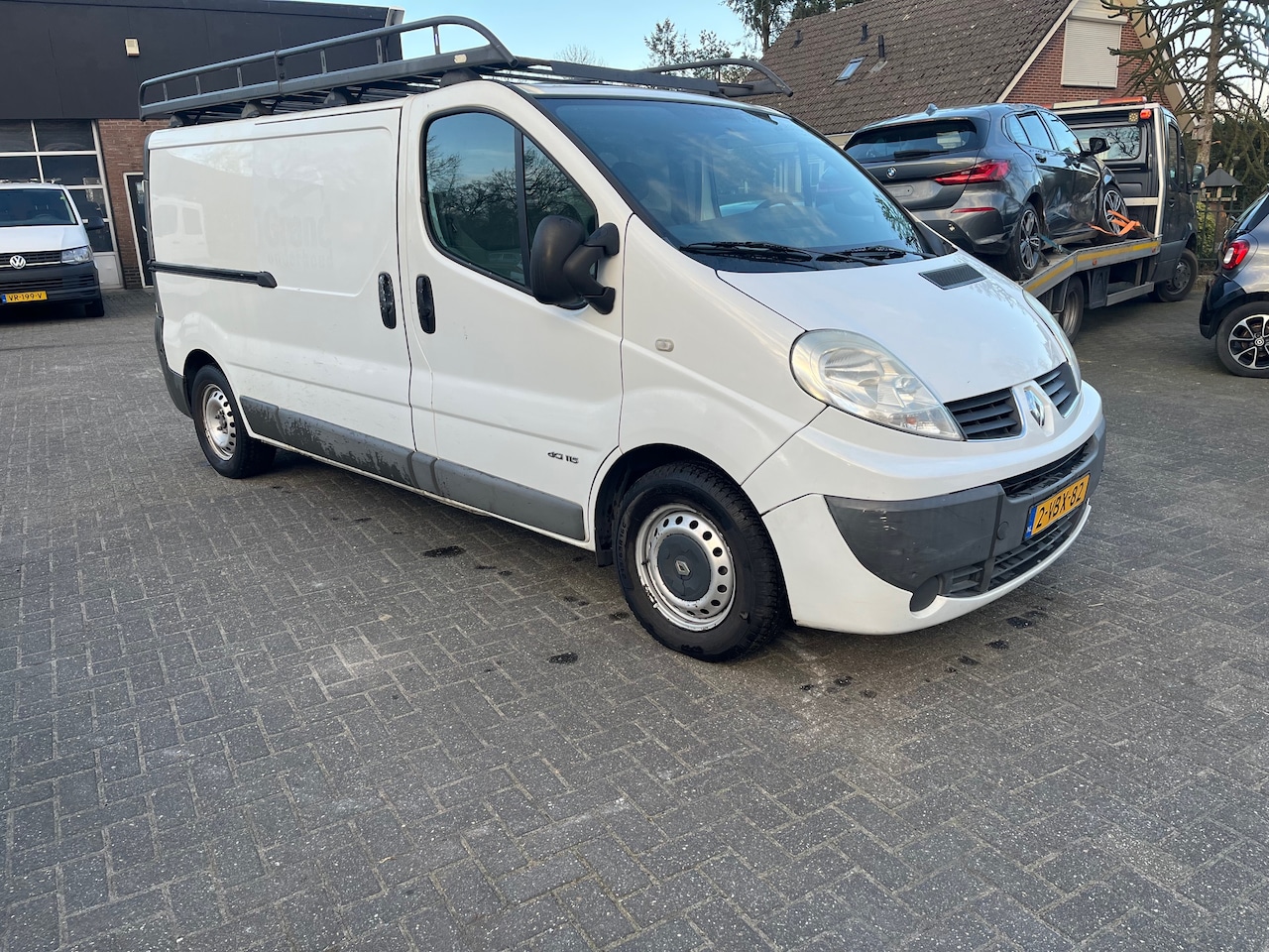 Renault Trafic - 2.5 dCi T29 L2H1 1 verstuiver niet fijn. - AutoWereld.nl