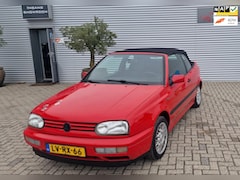 Volkswagen Golf Cabriolet - 1.8. 55kw , in zeer goede staat, cv vergrendeling, elektrische ramen, stuurbekrachting,