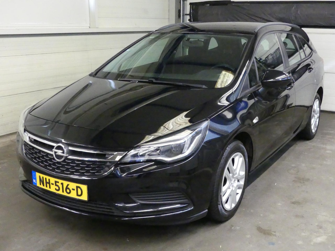 Opel Astra Sports Tourer - 1.0 Edit - Navigatie - Keurig Onderhouden - AutoWereld.nl