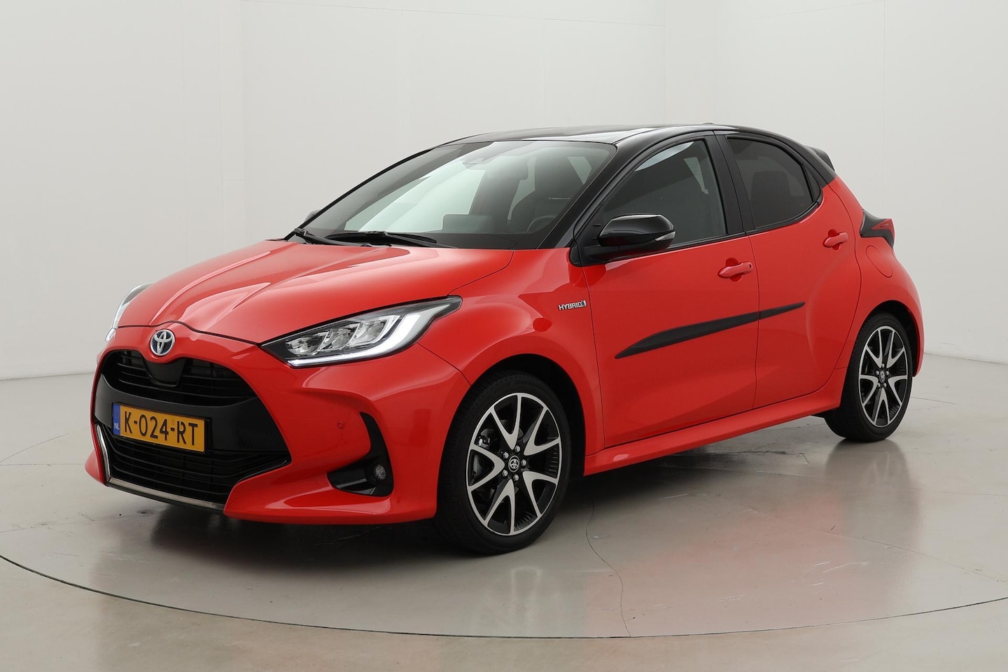 Toyota Yaris - 1.5 Hybrid Launch Edition | Navigatie | JBL | Head-up display | Dodehoek detectie | 17 inc - AutoWereld.nl