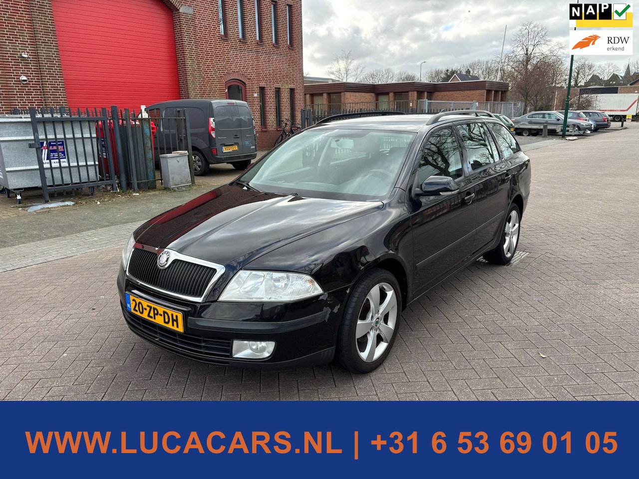 Skoda Octavia Combi - 1.6 Classic 2X SLEUTEL - AutoWereld.nl